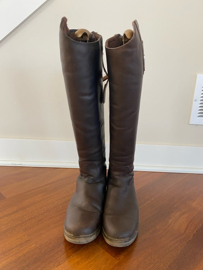 Insulated tall riding boots