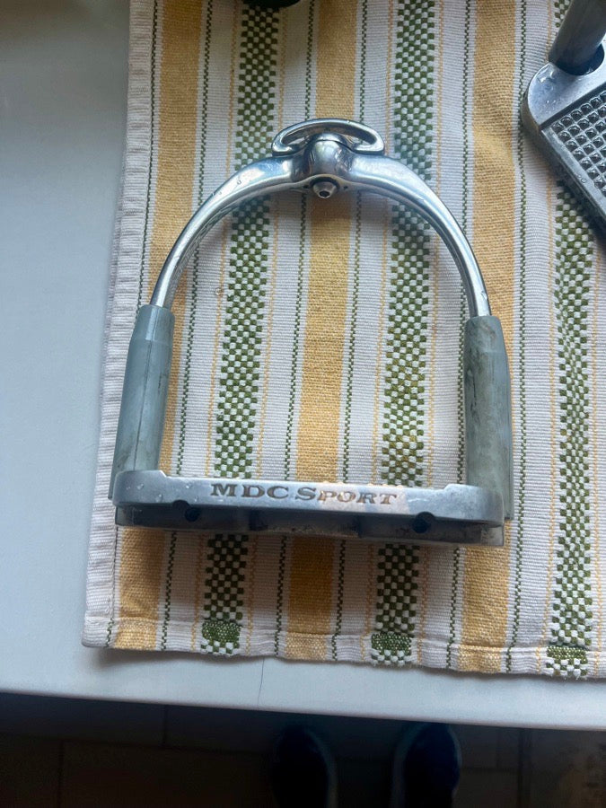 MDC Stirrups 4.75”