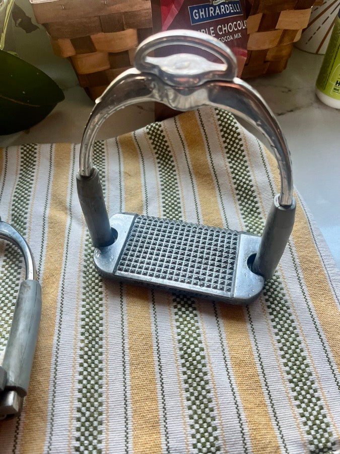 MDC Stirrups 4.75”