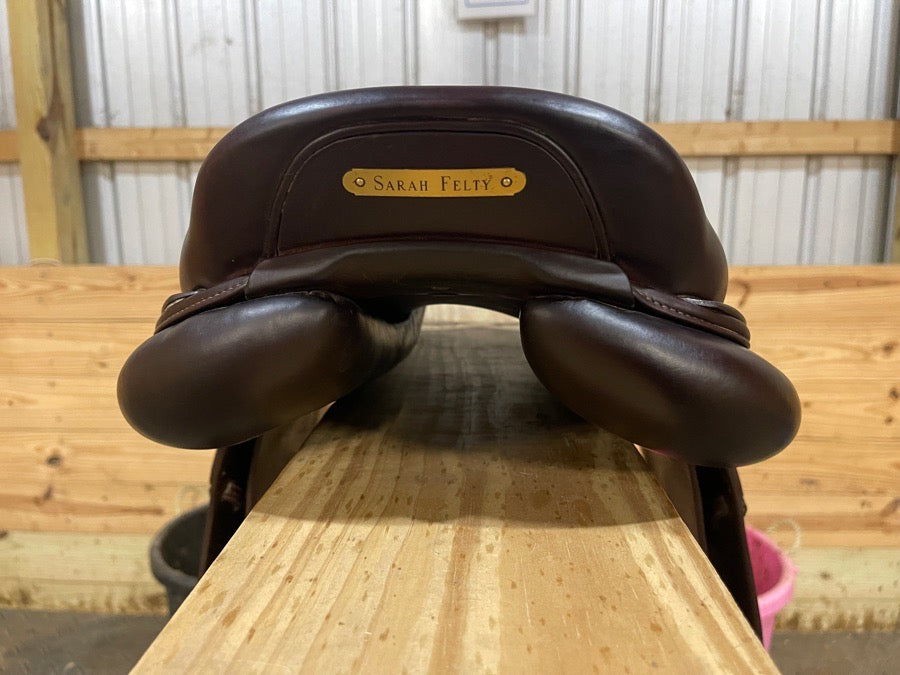 ‘22 CWD Saddle + Stirrups - 17" SE03, 2L Flaps