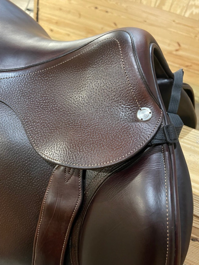 ‘22 CWD Saddle + Stirrups - 17" SE03, 2L Flaps