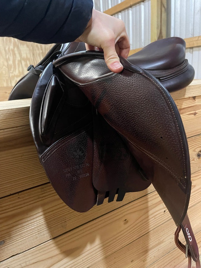 ‘22 CWD Saddle + Stirrups - 17" SE03, 2L Flaps