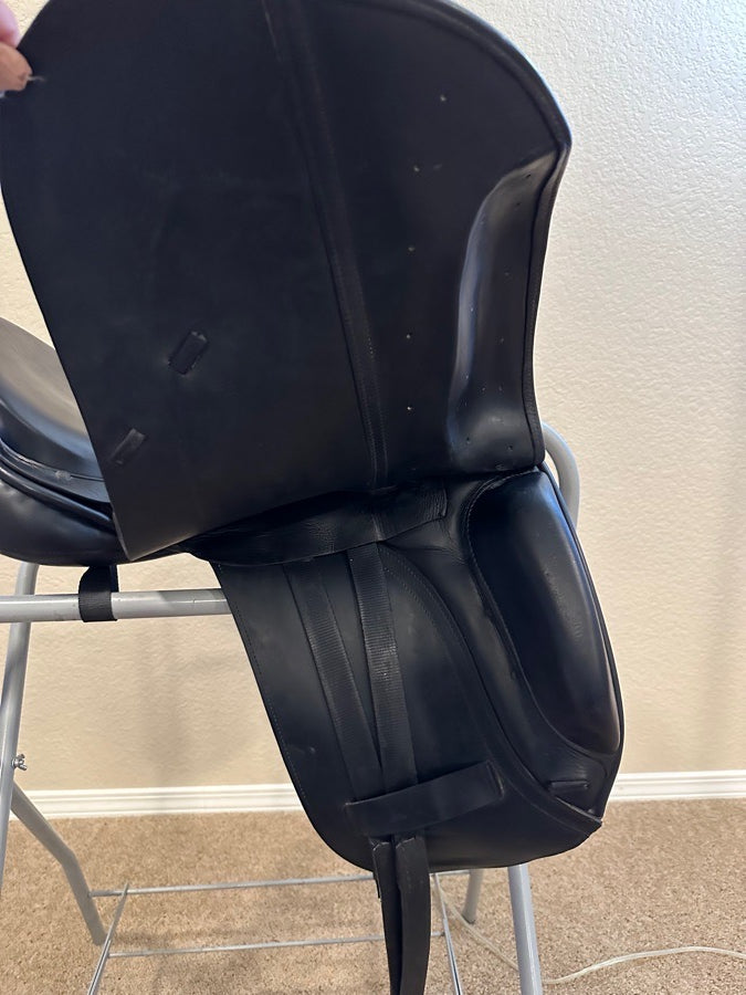 Albion SLK dressage saddle