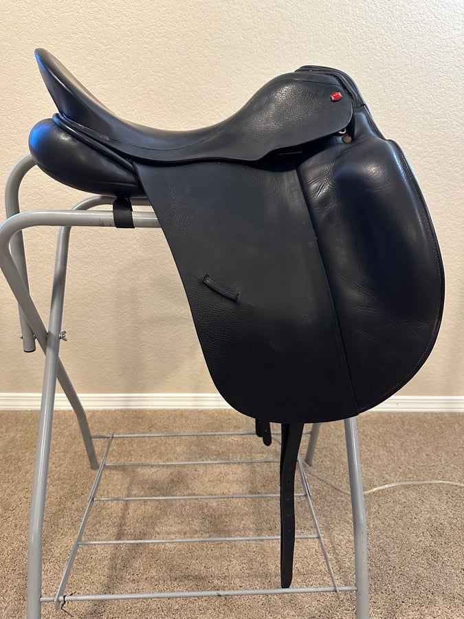 Albion SLK dressage saddle