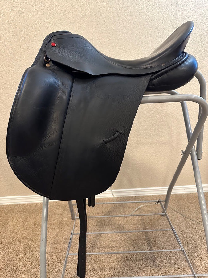 Albion SLK dressage saddle