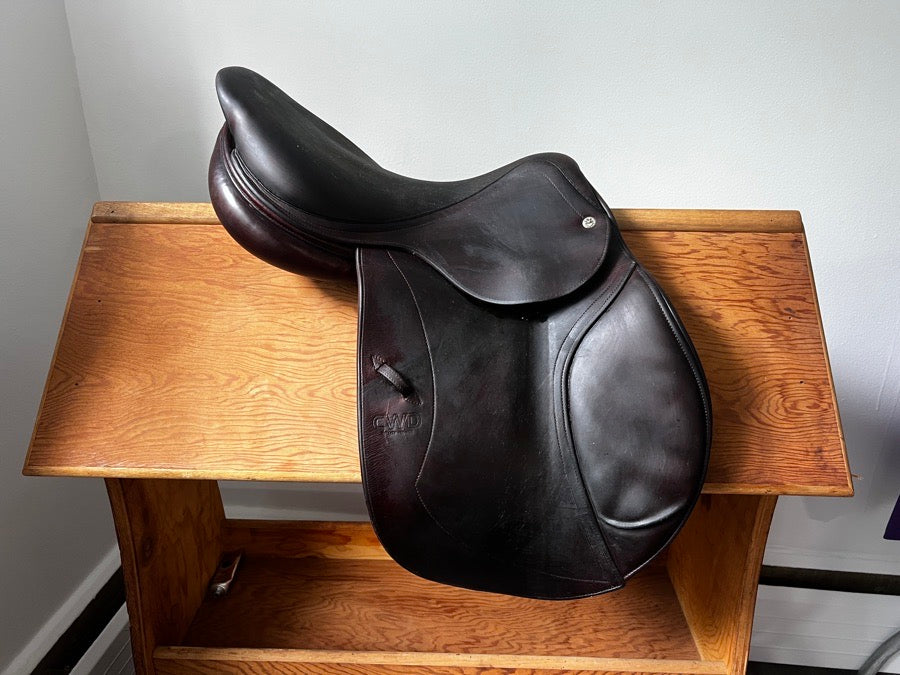 CWD 17” CWD Close Contact Saddle with Cover (2)