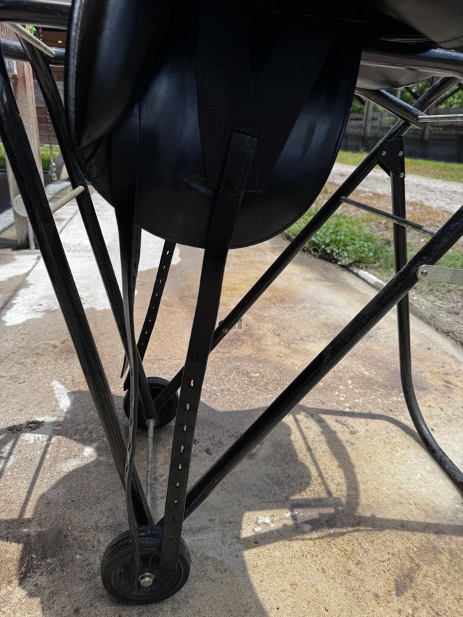Dressage saddle