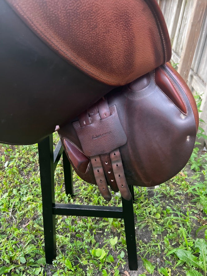 17.5” Antares Close Contact Saddle