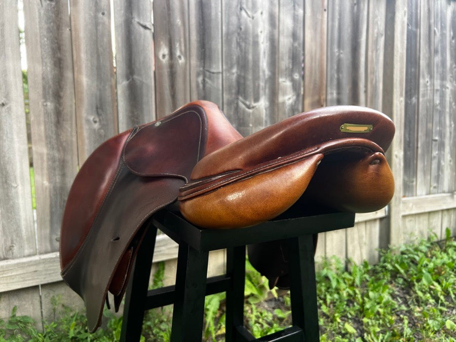 17.5” Antares Close Contact Saddle