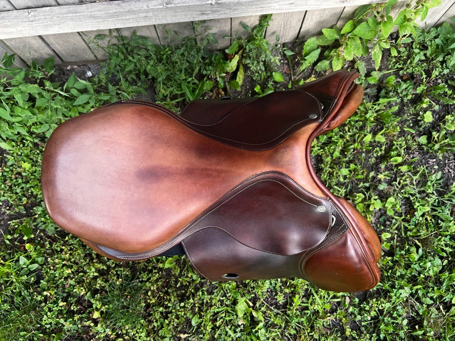 17.5” Antares Close Contact Saddle