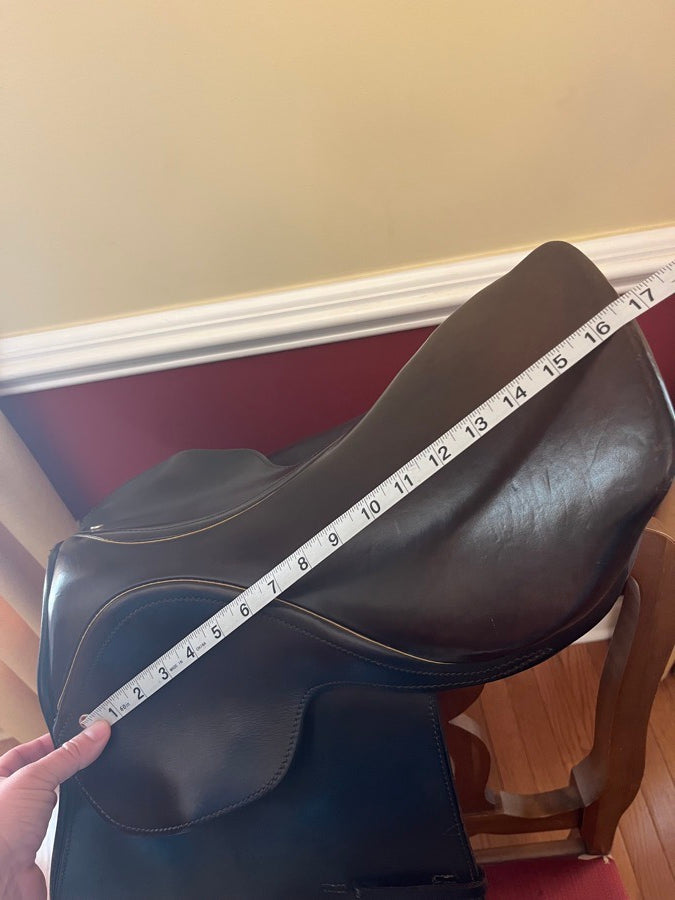 Courbette The Stylist II DL saddle, 16.5" Seat