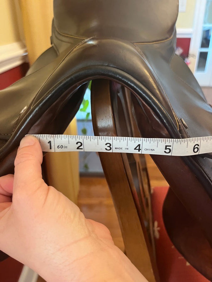 Courbette The Stylist II DL saddle, 16.5" Seat