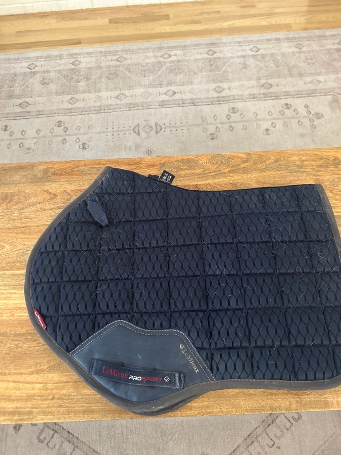 LEMIEUX Navy Lemiuxe breathable pad (3)