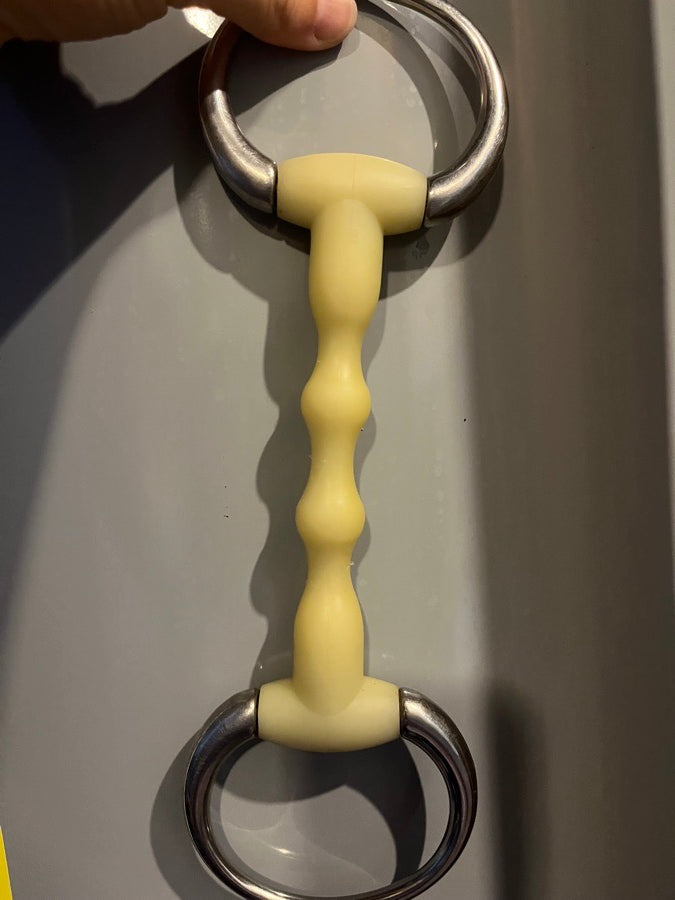 HAPPY MOUTH Happy Mouth Round Ring Eggbutt Shaped Mullen Mouth Horse Bits