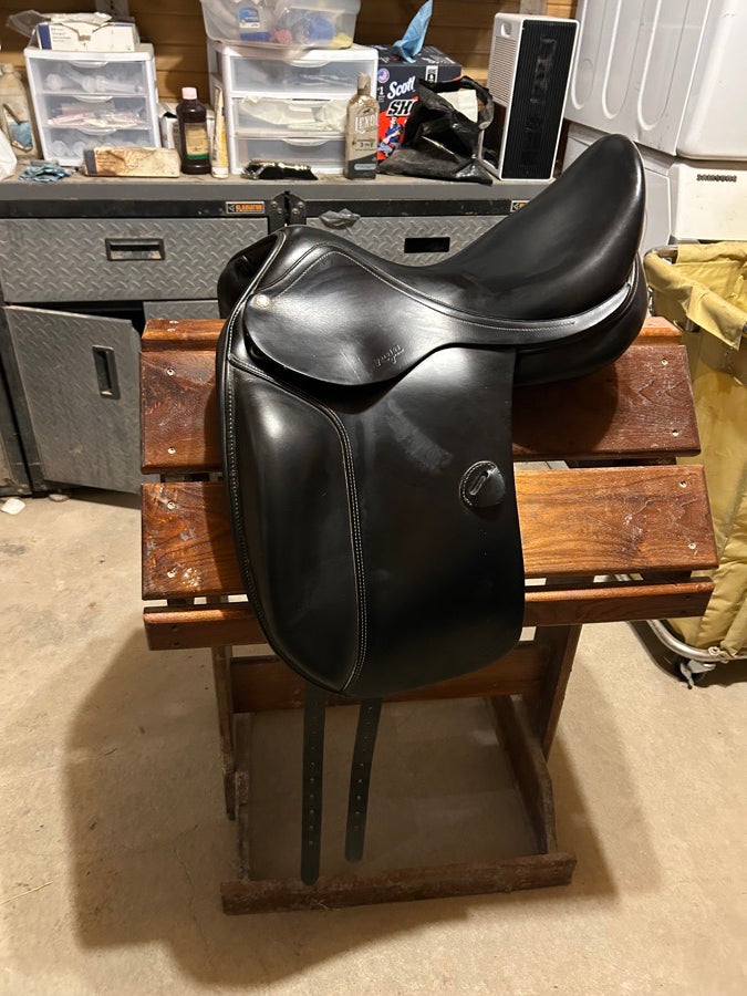 AMERIGO 17 inch used Amerigo Vega saddle