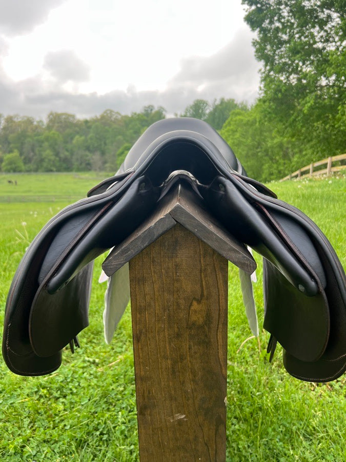 DEVOUCOUX Gorgeous 17” Devoucoux Biarritz O on sale! (2)