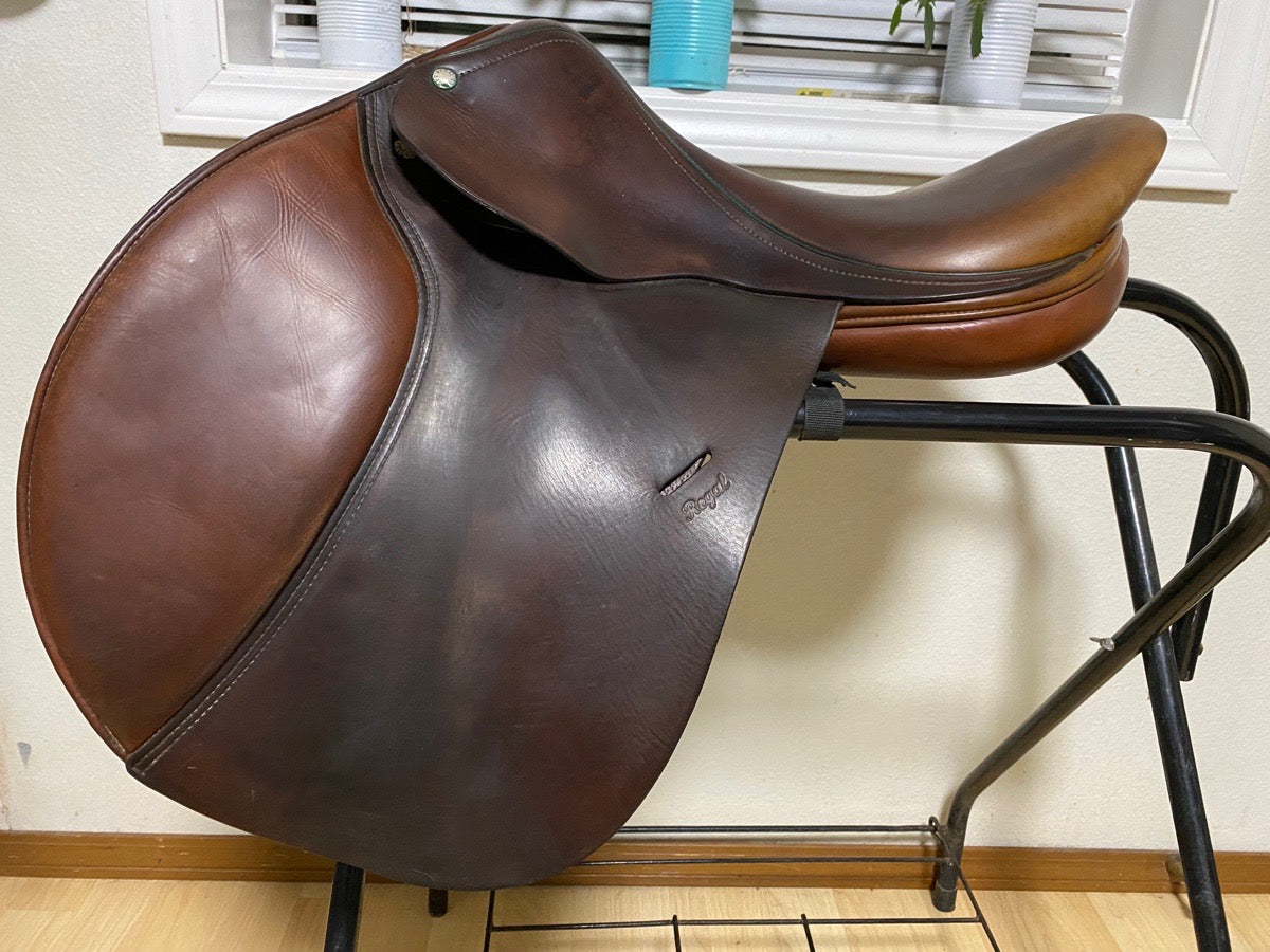 17.5” Regal Jump Saddle