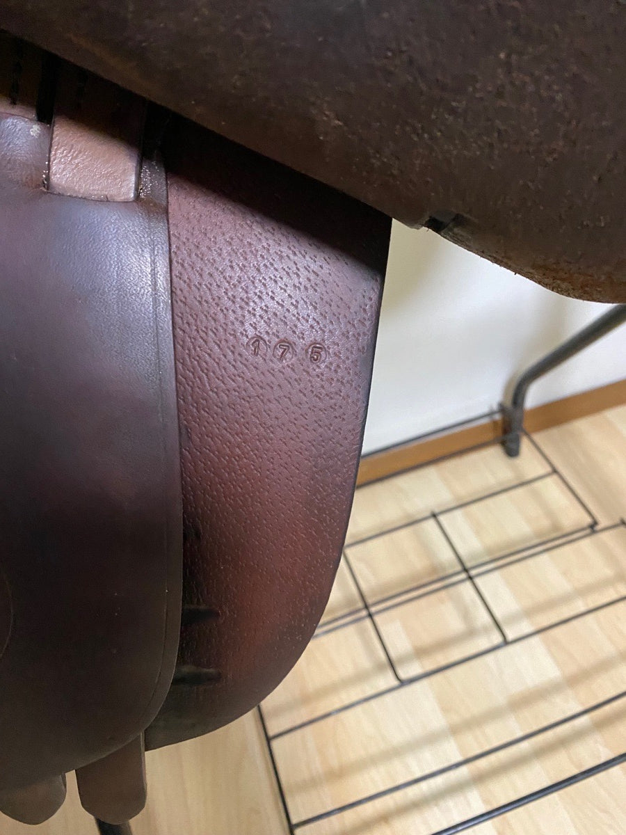 17.5” Regal Jump Saddle