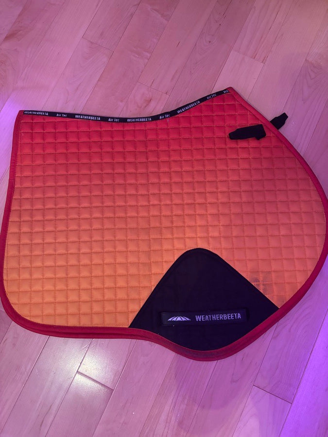 WEATHERBEETA Prime Ombre Jump Shaped Saddle Pad (2)