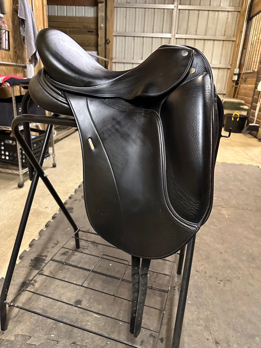DK freedom dressage saddle