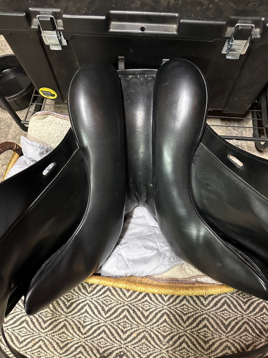 DK freedom dressage saddle