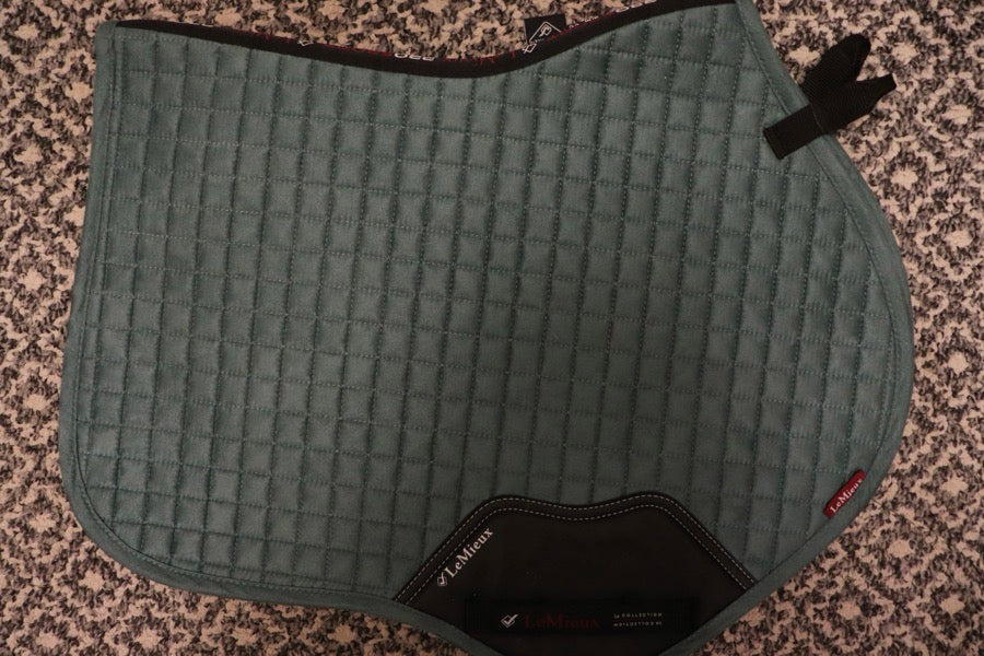 Suede Close Contact Square Sage