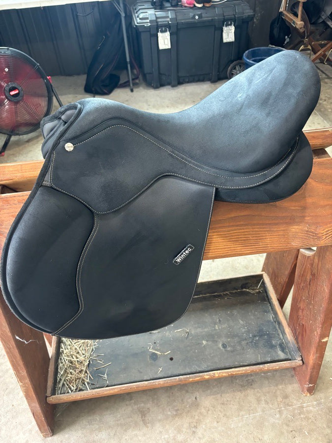 Wintec Pro Jump BLACK