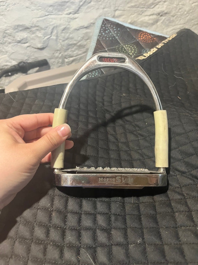Flexible stirrups with serrated bed 5”