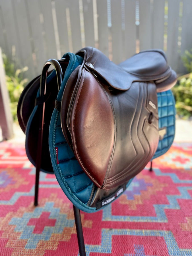 CWD 2019 17.5” CWD 2G Mademoiselle Saddle – 3C Flap (6)