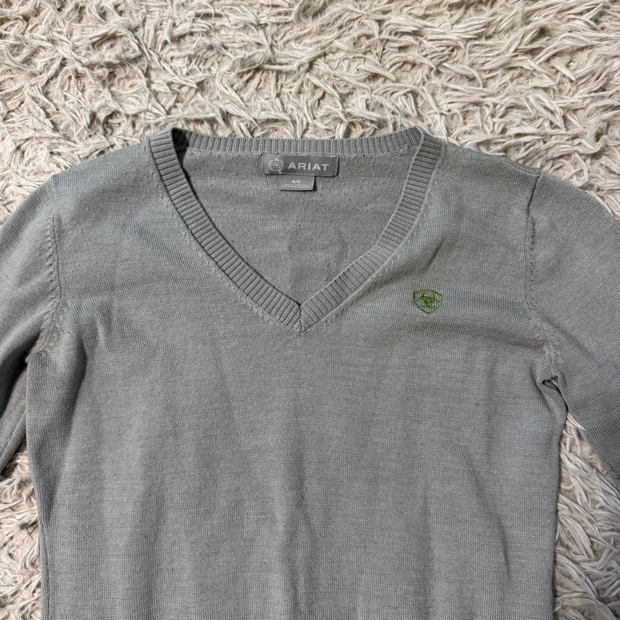 ARIAT Women’s Small Grey Ariat Horseback Riding Sweater Top. Pulls shown in photos. (2)