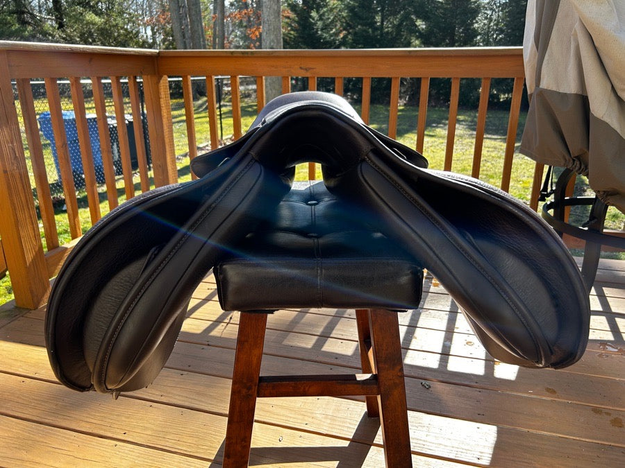 2023 17" Bates SC+ All Purpose Saddle