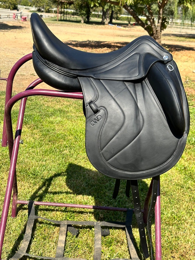 18.5” CWD MONOFLAP DRESSAGE SADDLE