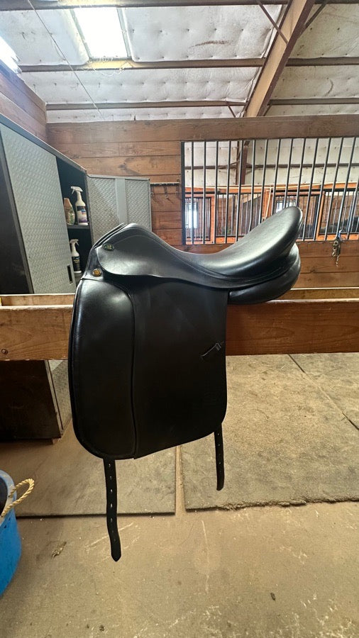 17” prestige, dressage saddle