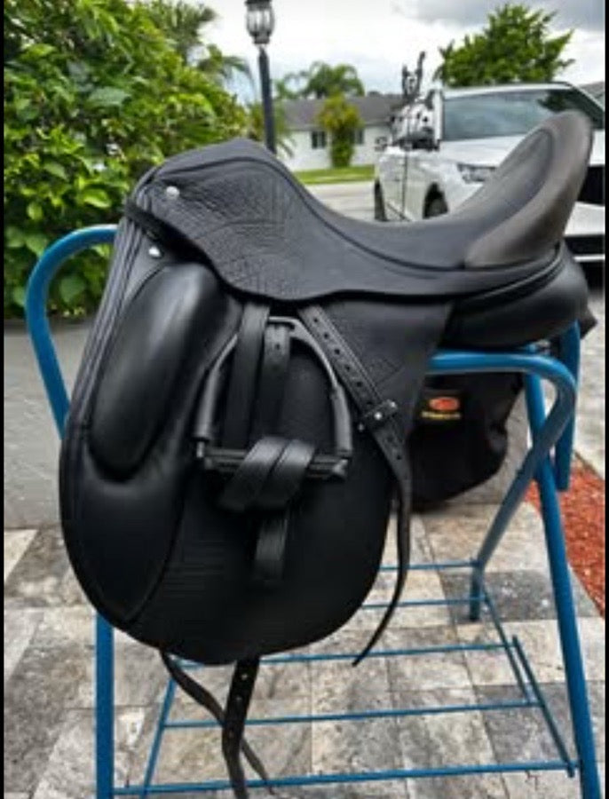 CUSTOM SADDLERY Everest R Saddle- 17.5