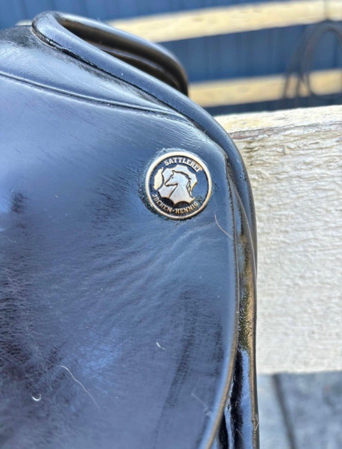 Hennig Dressage Saddle