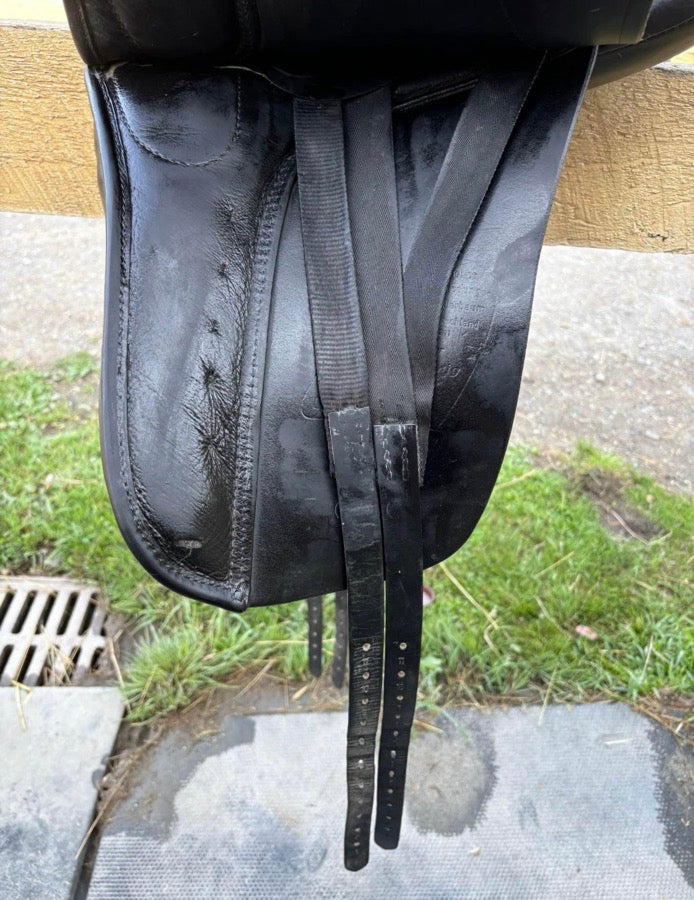 Hennig Dressage Saddle