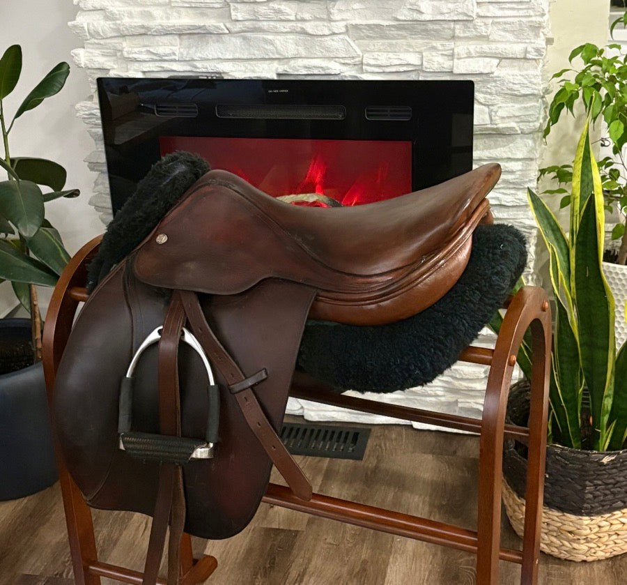 CROSBY 17” Crosby XL Saddle (2)