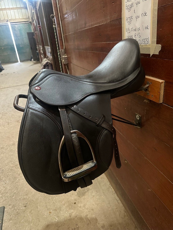 17.5in Kent and masters s series low wither saddle