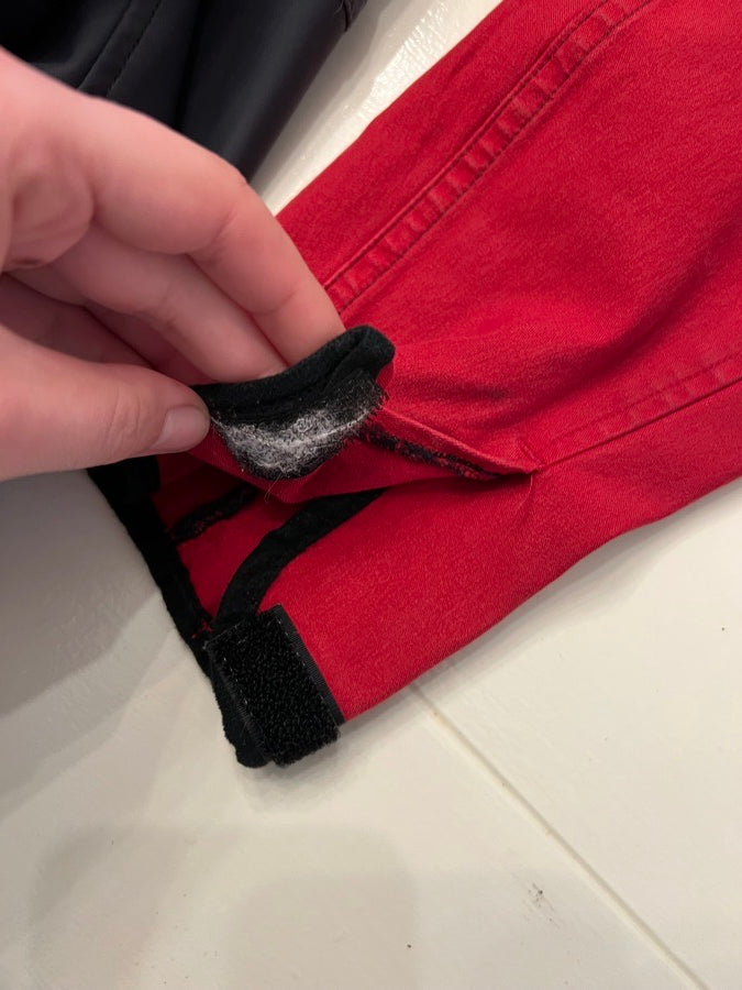 Red breeches 28