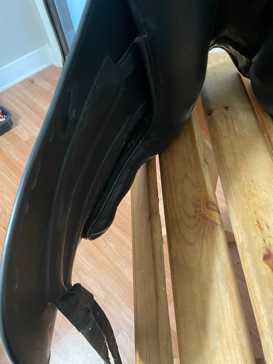 M. TOULOUSE 17.5” M. Toulouse Dressage Saddle (5)