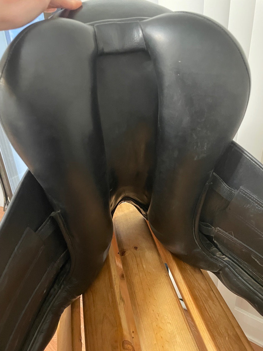 M. TOULOUSE 17.5” M. Toulouse Dressage Saddle (4)