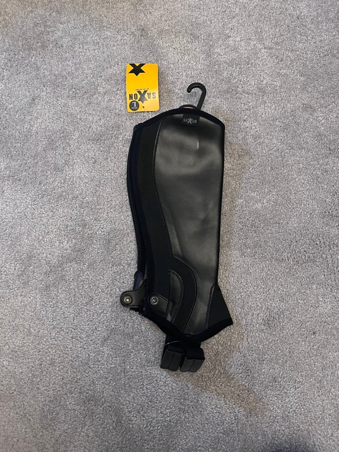 SAXON Black Children’s Large Saxon Syntovia Half Chaps