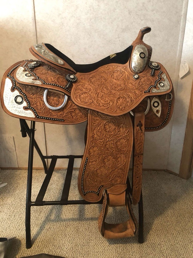 Show Saddle