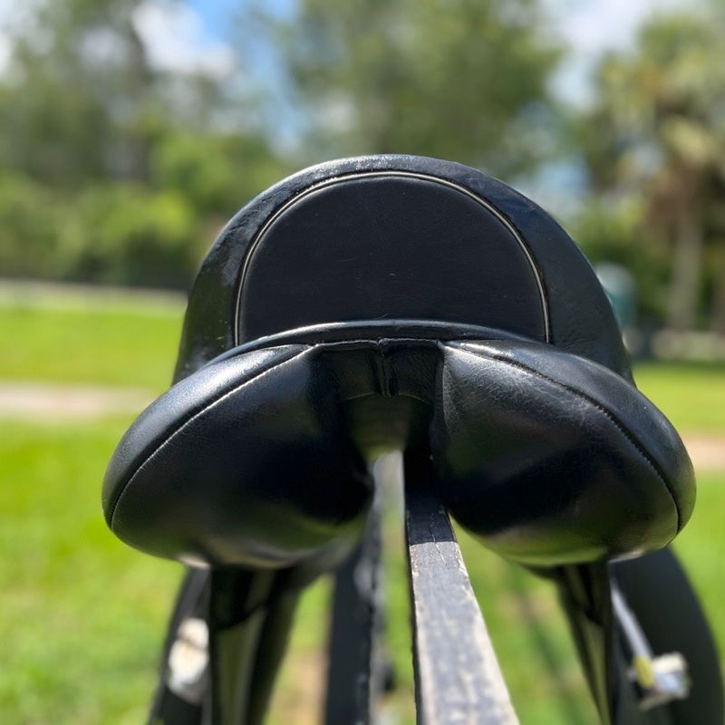 Wolfgang Dressage Saddle 17.5