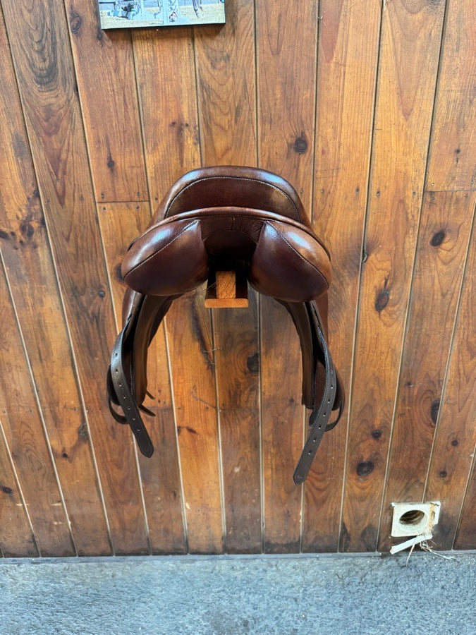 COLLEGIATE 17” Collegiate Saddle (5)