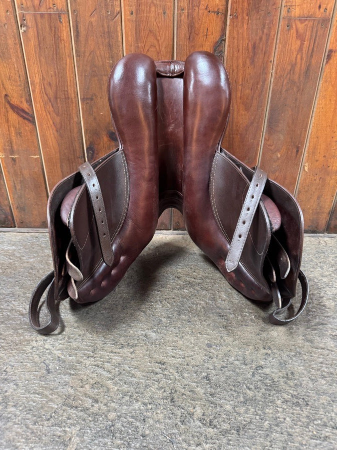 COLLEGIATE 17” Collegiate Saddle (6)
