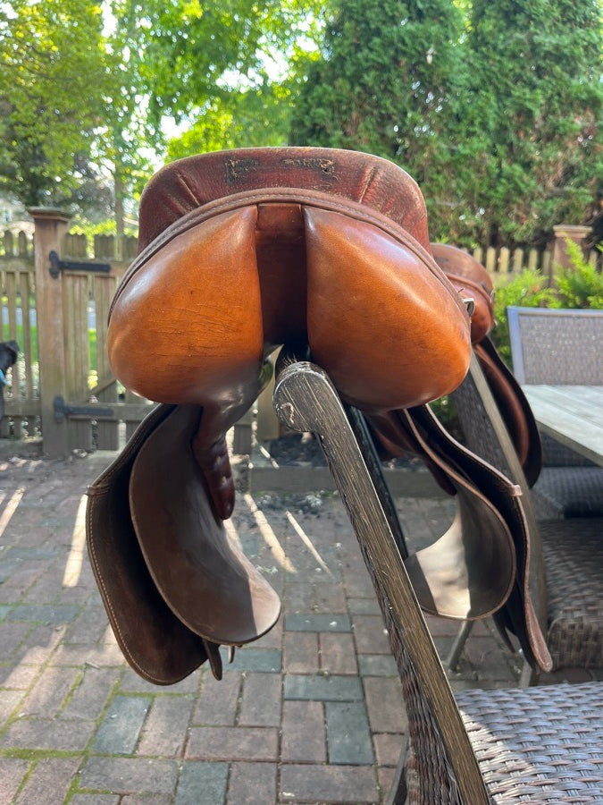 15.5” Crosby jumping saddle