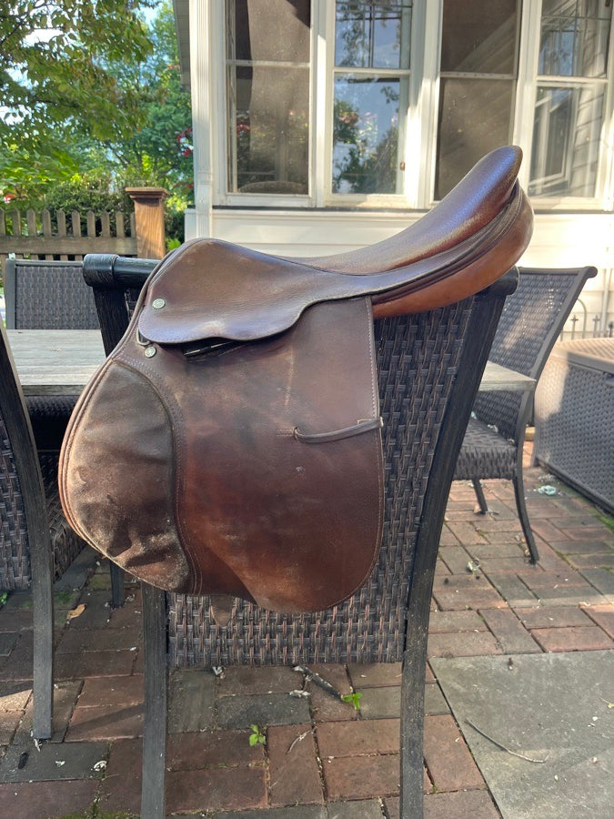 15.5” Crosby jumping saddle