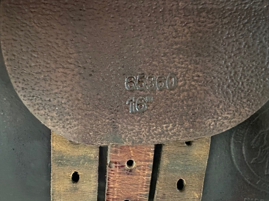 Collegiate saddle