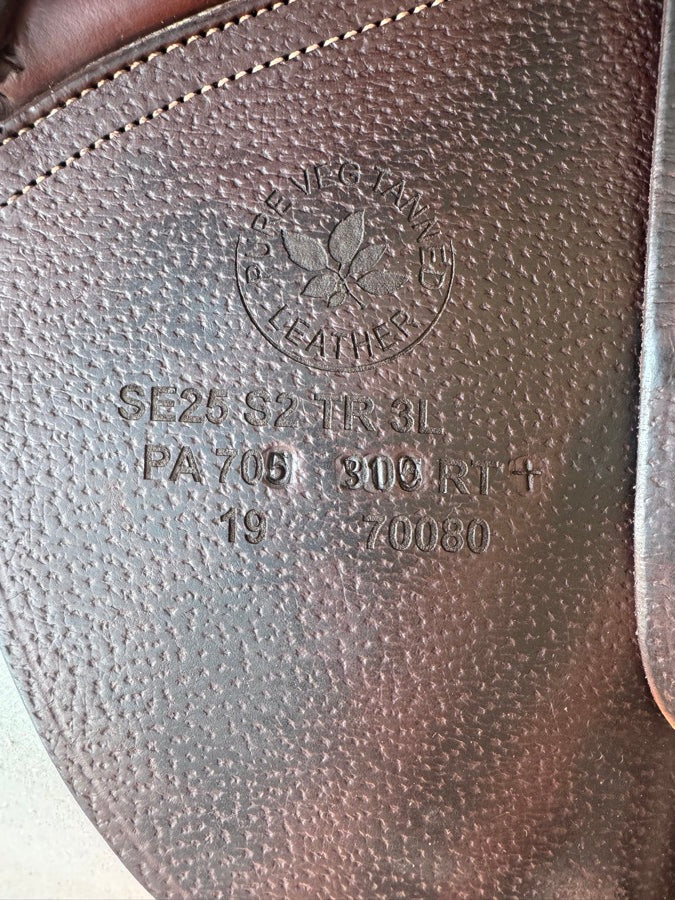 CWD 17.5” CWD Hunter 2Gs Saddle - 2019 - 3L - MINT! (4)